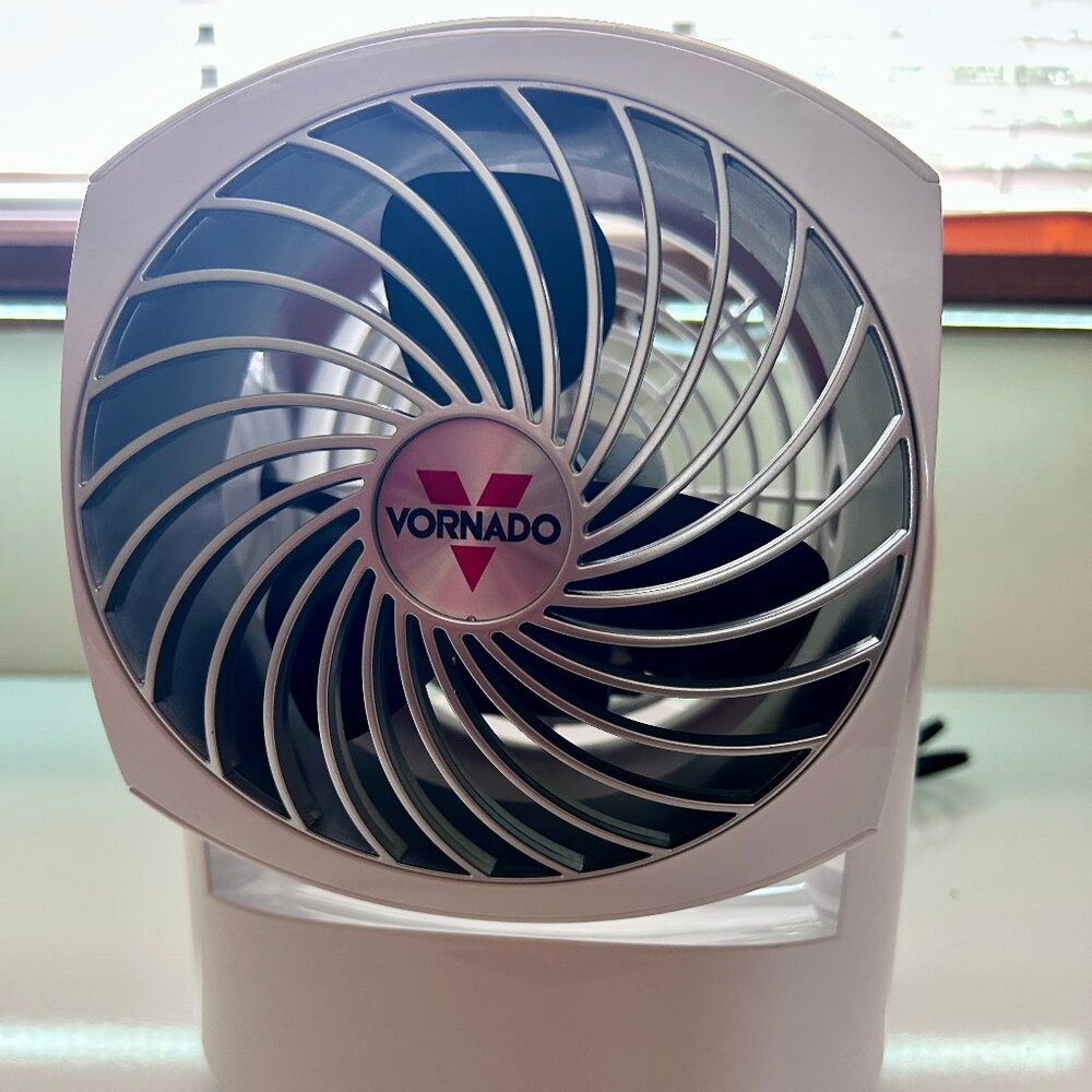 VORNADO 100898 Fan Flippi V10 Air Circulator Portable 3 Speeds **USED** - Picture 4 of 9
